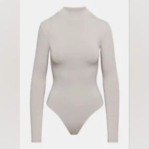 Aritzia babaton contour bodysuit